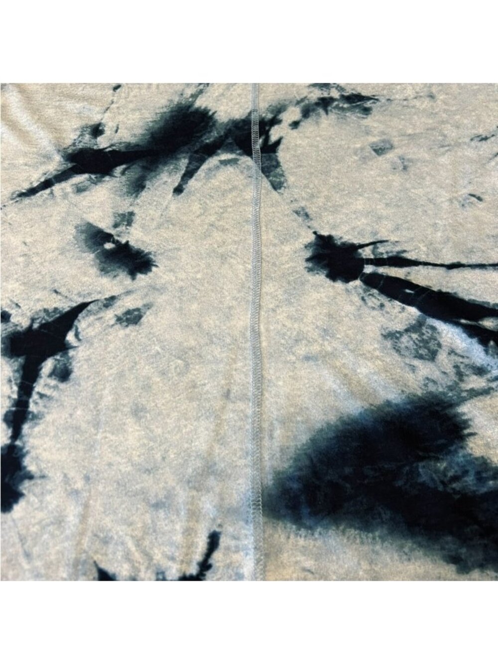Women’s NWT Blue Tie-Dye Flowy Top - Picture 4 of 5